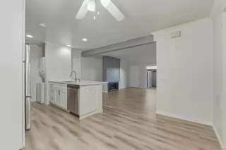 Photo #2: 260005054 Listing