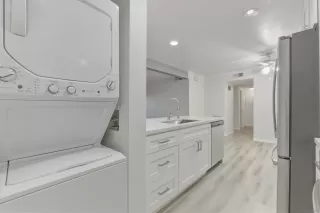 Photo #5: 260005054 Listing