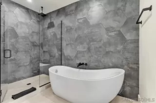 Photo #1: 260005083 Listing 