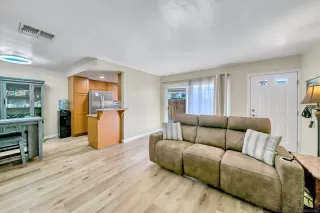 Photo #3: 260005114 Listing 