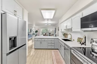 Photo #6: 260005175 Listing 