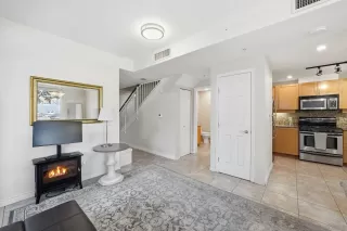 Photo #1: 260005214 Listing 