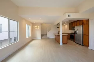 Photo #2: 260005236 Listing 