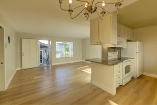 Photo #3: 260005278 Listing 