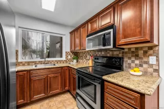 Photo #5: 260005352 Listing 