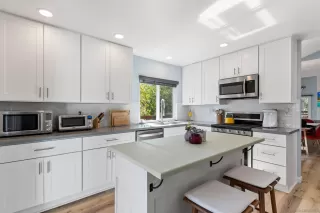 Photo #2: 260005367 Listing 