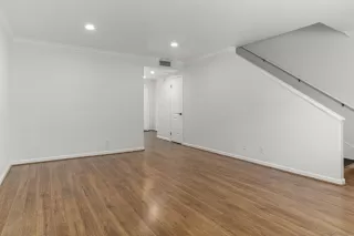 Photo #5: 260005376 Listing 