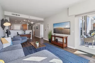 Photo #5: 260005381 Listing 