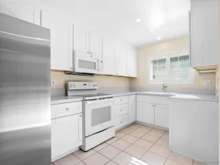 Photo #1: 260005398 Listing 