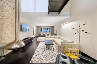 Photo #1: 260005528 Listing