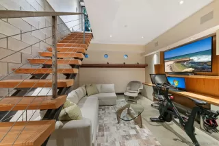 Photo #4: 260005528 Listing