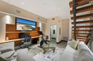 Photo #5: 260005528 Listing