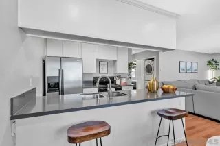 Photo #6: 260005537 Listing 