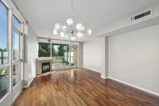 Photo #6: 260005543 Listing 