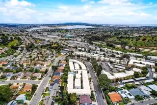 Photo #1: 260005576 Listing 