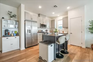 Photo #2: 260005587 Listing 