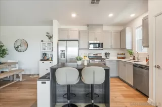 Photo #6: 260005587 Listing 