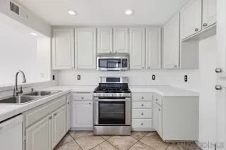 Photo #5: 260005638 Listing 