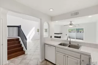 Photo #6: 260005638 Listing 