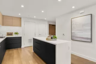 Photo #5: 260005662 Listing 