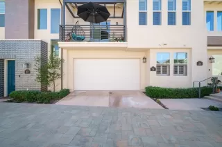 Photo #1: 260005683 Listing