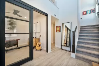 Photo #5: 260005683 Listing