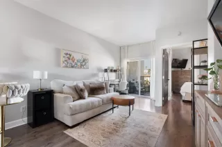 Browse active condo listings in PALISADE GARDENS