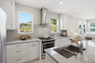 Photo #5: 260005726 Listing 