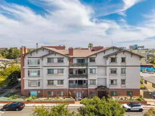 Photo #1: 260005729 Listing