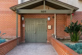 Photo #2: 260005729 Listing