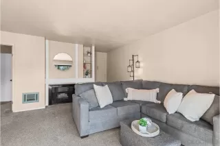 Photo #1: 260005781 Listing 