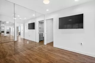 Photo #4: 260005838 Listing