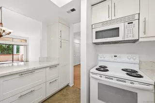 Photo #6: 260005849 Listing