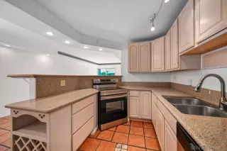 Photo #3: 260005861 Listing