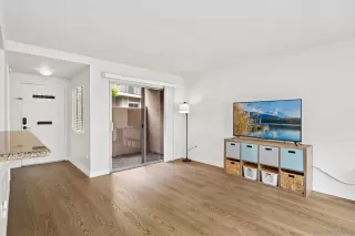 Photo #3: 260005871 Listing