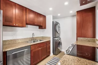 Photo #5: 260005871 Listing