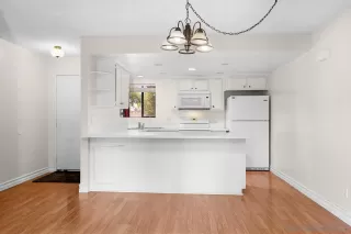 Photo #2: 260005899 Listing