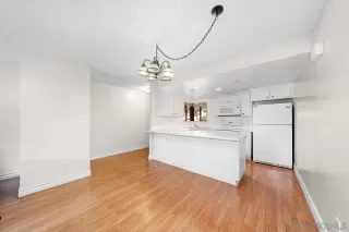 Photo #5: 260005899 Listing