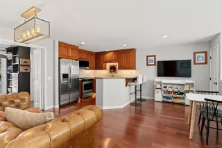 Photo #5: 260005905 Listing