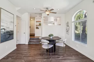 Photo #3: 260005924 Listing