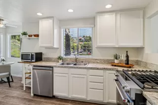 Photo #6: 260005924 Listing