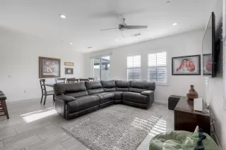 Photo #1: 260005939 Listing