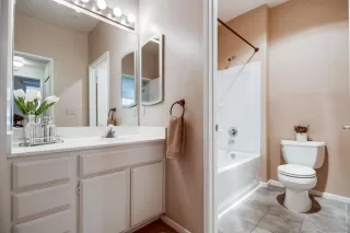 Photo #4: 260005948 Listing 