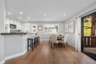 Photo #4: 260005956 Listing