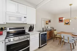 Photo #5: 260006001 Listing