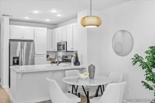 Photo #4: 260006003 Listing