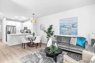 Photo #6: 260006003 Listing