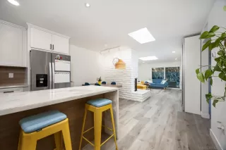 Photo #4: 260006005 Listing