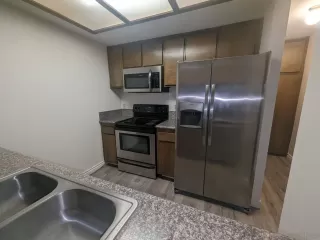 Photo #5: 260006007 Listing