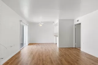 Photo #5: 260006029 Listing 